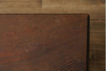 和製アンティーク　希少なデザイン　竹の脚が珍しい松材一枚板の座卓(ローテーブル、センターテーブル、リビングテーブル)(R-082221)