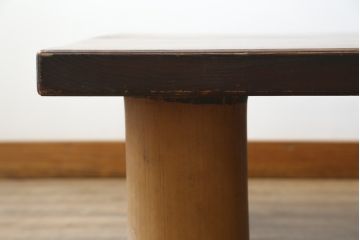 和製アンティーク　希少なデザイン　竹の脚が珍しい松材一枚板の座卓(ローテーブル、センターテーブル、リビングテーブル)(R-082221)