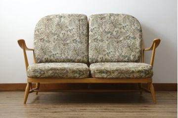 中古　美品!!　ERCOL(アーコール)　ボタニカル柄のファブリックが上品な2人掛けソファ(アームソファ、2Pソファ、二人掛け、英国、北欧)(R-082222)