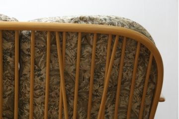 中古　美品!!　ERCOL(アーコール)　ボタニカル柄のファブリックが上品な2人掛けソファ(アームソファ、2Pソファ、二人掛け、英国、北欧)(R-082222)