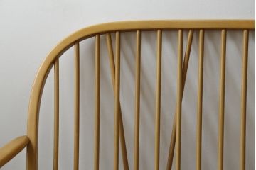 中古　美品!!　ERCOL(アーコール)　ボタニカル柄のファブリックが上品な2人掛けソファ(アームソファ、2Pソファ、二人掛け、英国、北欧)(R-082222)