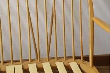 中古　美品!!　ERCOL(アーコール)　ボタニカル柄のファブリックが上品な2人掛けソファ(アームソファ、2Pソファ、二人掛け、英国、北欧)(R-082222)