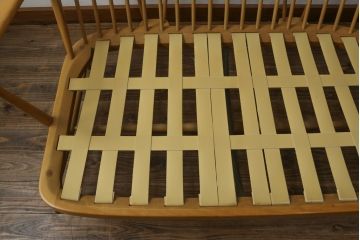 中古　美品!!　ERCOL(アーコール)　ボタニカル柄のファブリックが上品な2人掛けソファ(アームソファ、2Pソファ、二人掛け、英国、北欧)(R-082222)