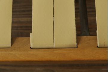 中古　美品!!　ERCOL(アーコール)　ボタニカル柄のファブリックが上品な2人掛けソファ(アームソファ、2Pソファ、二人掛け、英国、北欧)(R-082222)