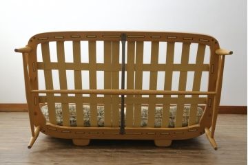 中古　美品!!　ERCOL(アーコール)　ボタニカル柄のファブリックが上品な2人掛けソファ(アームソファ、2Pソファ、二人掛け、英国、北欧)(R-082222)
