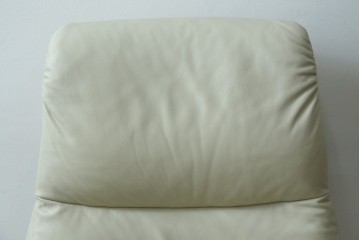 中古　美品　EKORNES(エコーネス)　Stressless(ストレスレス)　View (S)　シグニチャー オットマン付　優雅な寛ぎの時間を演出する回転チェアとオットマンのセット　定価(セット合計)約44万円　R-082224