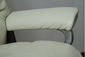 中古　美品　EKORNES(エコーネス)　Stressless(ストレスレス)　View (S)　シグニチャー オットマン付　優雅な寛ぎの時間を演出する回転チェアとオットマンのセット　定価(セット合計)約44万円　R-082224