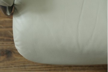 中古　美品　EKORNES(エコーネス)　Stressless(ストレスレス)　View (S)　シグニチャー オットマン付　優雅な寛ぎの時間を演出する回転チェアとオットマンのセット　定価(セット合計)約44万円　R-082224