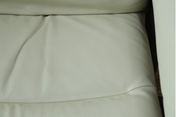 中古　美品　EKORNES(エコーネス)　Stressless(ストレスレス)　View (S)　シグニチャー オットマン付　優雅な寛ぎの時間を演出する回転チェアとオットマンのセット　定価(セット合計)約44万円　R-082224