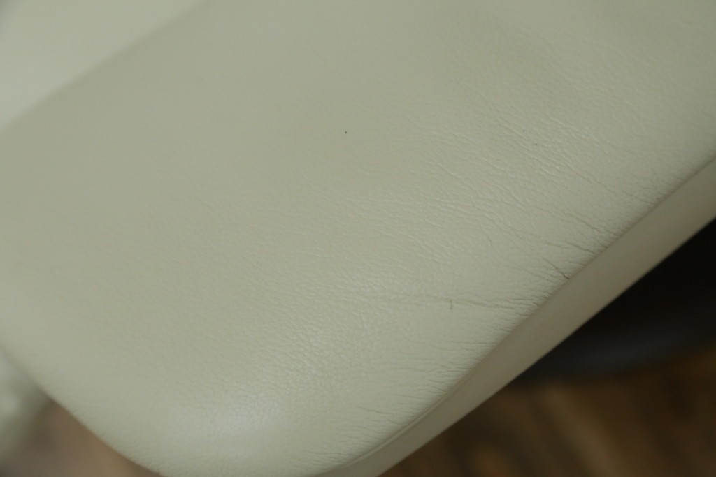 中古　美品　EKORNES(エコーネス)　Stressless(ストレスレス)　View (S)　シグニチャー オットマン付　優雅な寛ぎの時間を演出する回転チェアとオットマンのセット　定価(セット合計)約44万円　R-082224