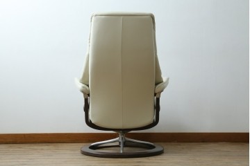 中古　美品　EKORNES(エコーネス)　Stressless(ストレスレス)　View (S)　シグニチャー オットマン付　優雅な寛ぎの時間を演出する回転チェアとオットマンのセット　定価(セット合計)約44万円　R-082224