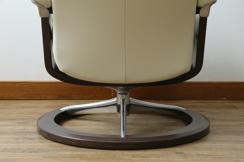 中古　美品　EKORNES(エコーネス)　Stressless(ストレスレス)　View (S)　シグニチャー オットマン付　優雅な寛ぎの時間を演出する回転チェアとオットマンのセット　定価(セット合計)約44万円　R-082224