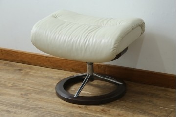 中古　美品　EKORNES(エコーネス)　Stressless(ストレスレス)　View (S)　シグニチャー オットマン付　優雅な寛ぎの時間を演出する回転チェアとオットマンのセット　定価(セット合計)約44万円　R-082224