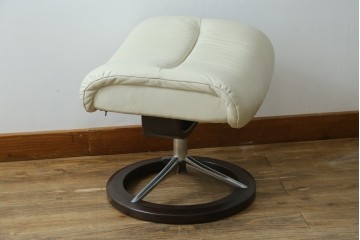 中古　美品　EKORNES(エコーネス)　Stressless(ストレスレス)　View (S)　シグニチャー オットマン付　優雅な寛ぎの時間を演出する回転チェアとオットマンのセット　定価(セット合計)約44万円　R-082224