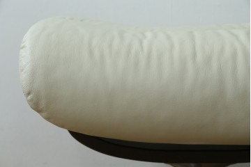 中古　美品　EKORNES(エコーネス)　Stressless(ストレスレス)　View (S)　シグニチャー オットマン付　優雅な寛ぎの時間を演出する回転チェアとオットマンのセット　定価(セット合計)約44万円　R-082224