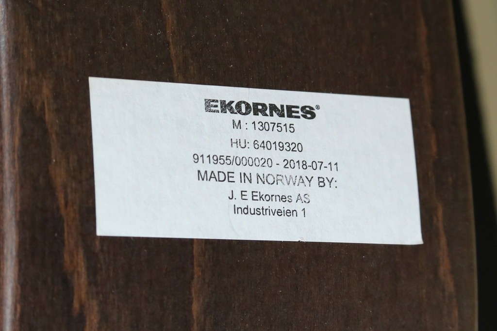 中古　美品　EKORNES(エコーネス)　Stressless(ストレスレス)　View (S)　シグニチャー オットマン付　優雅な寛ぎの時間を演出する回転チェアとオットマンのセット　定価(セット合計)約44万円　R-082224