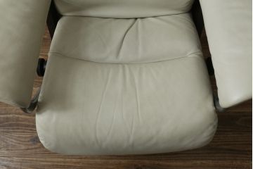 中古　美品　EKORNES(エコーネス)　Stressless(ストレスレス)　View (S)　シグニチャー オットマン付　優雅な寛ぎの時間を演出する回転チェアとオットマンのセット　定価約44万円相当　R-082224