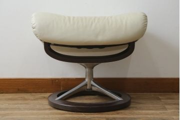 中古　美品　EKORNES(エコーネス)　Stressless(ストレスレス)　View (S)　シグニチャー オットマン付　優雅な寛ぎの時間を演出する回転チェアとオットマンのセット　定価約44万円相当　R-082224