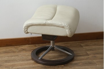 中古　美品　EKORNES(エコーネス)　Stressless(ストレスレス)　View (M)　シグニチャー オットマン付　優雅な寛ぎの時間を演出する回転チェアとオットマンのセット　定価約44万円相当　R-082225