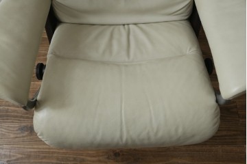 中古　美品　EKORNES(エコーネス)　Stressless(ストレスレス)　View (M)　シグニチャー オットマン付　優雅な寛ぎの時間を演出する回転チェアとオットマンのセット　定価約44万円相当　R-082225