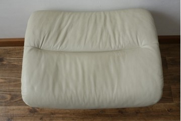 中古　美品　EKORNES(エコーネス)　Stressless(ストレスレス)　View (M)　シグニチャー オットマン付　優雅な寛ぎの時間を演出する回転チェアとオットマンのセット　定価約44万円相当　R-082225