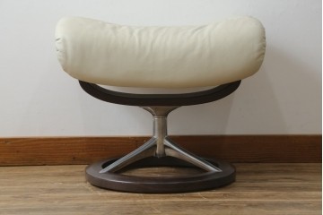 中古　美品　EKORNES(エコーネス)　Stressless(ストレスレス)　View (M)　シグニチャー オットマン付　優雅な寛ぎの時間を演出する回転チェアとオットマンのセット　定価約44万円相当　R-082225