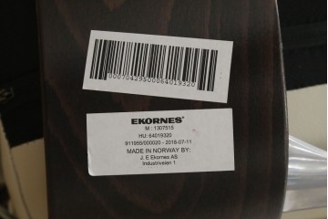 中古　美品　EKORNES(エコーネス)　Stressless(ストレスレス)　View (M)　シグニチャー オットマン付　優雅な寛ぎの時間を演出する回転チェアとオットマンのセット　定価約44万円相当　R-082225