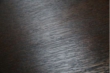 中古　美品　国産職人手作り　水屋の匠　久遠　希少の廃番品　民芸家具　楢(ナラ)材　味わい深い木の色味が素敵なアンティーク調脚付き水屋箪笥(サイドボード、サイドキャビネット、食器棚、戸棚、収納棚)(R-082228)