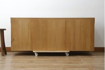 中古　最高級　会津桐使用　伝統工芸品　桐芸士　一條秀逸作　かねはち謹製　意匠の凝らした金具付きの総桐箪笥・上段(総桐たんす、和タンス、衣装箪笥、収納箪笥、テレビ台、テレビボード、ローボード、サイドボード、引き出し、チェスト)(R-082229)