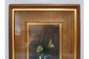 【真作】　渡辺三郎　「伊万里とわびすけ」　SM　絵画(油彩、油絵、花、花瓶、静物画、サイン入り、額装、外箱付)(R-082234)