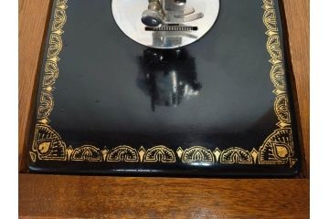 アンティーク　LEAD(リード)　LEAD SEWING MACHINE　上品な雰囲気のミシン(小型、卓上、ハンドクラフト、手工芸、漫画待針、MACHINE OIL、収納ケース付き)(R-082235)