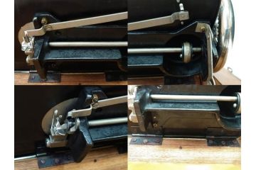 アンティーク　LEAD(リード)　LEAD SEWING MACHINE　上品な雰囲気のミシン(小型、卓上、ハンドクラフト、手工芸、漫画待針、MACHINE OIL、収納ケース付き)(R-082235)