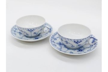 デンマーク　ROYAL COPENHAGEN(ロイヤルコペンハーゲン)　ブルーフルーテッド　ハーフレース　可憐な印象のティーカップ&ソーサー2客セット(洋食器、C&S、北欧)(R-082243)