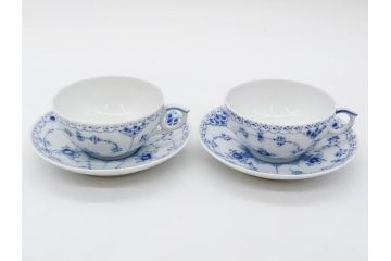 デンマーク　ROYAL COPENHAGEN(ロイヤルコペンハーゲン)　ブルーフルーテッド　ハーフレース　可憐な印象のティーカップ&ソーサー2客セット(洋食器、C&S、北欧)(R-082243)