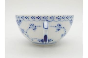 デンマーク　ROYAL COPENHAGEN(ロイヤルコペンハーゲン)　ブルーフルーテッド　ハーフレース　可憐な印象のティーカップ&ソーサー2客セット(洋食器、C&S、北欧)(R-082243)