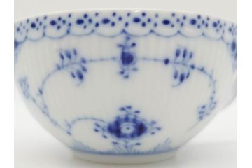 デンマーク　ROYAL COPENHAGEN(ロイヤルコペンハーゲン)　ブルーフルーテッド　ハーフレース　可憐な印象のティーカップ&ソーサー2客セット(洋食器、C&S、北欧)(R-082243)