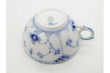 デンマーク　ROYAL COPENHAGEN(ロイヤルコペンハーゲン)　ブルーフルーテッド　ハーフレース　可憐な印象のティーカップ&ソーサー2客セット(洋食器、C&S、北欧)(R-082243)