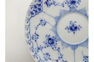 デンマーク　ROYAL COPENHAGEN(ロイヤルコペンハーゲン)　ブルーフルーテッド　ハーフレース　可憐な印象のティーカップ&ソーサー2客セット(洋食器、C&S、北欧)(R-082243)