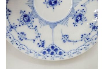 デンマーク　ROYAL COPENHAGEN(ロイヤルコペンハーゲン)　ブルーフルーテッド　ハーフレース　可憐な印象のティーカップ&ソーサー2客セット(洋食器、C&S、北欧)(R-082243)