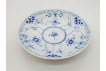 デンマーク　ROYAL COPENHAGEN(ロイヤルコペンハーゲン)　ブルーフルーテッド　ハーフレース　可憐な印象のティーカップ&ソーサー2客セット(洋食器、C&S、北欧)(R-082243)