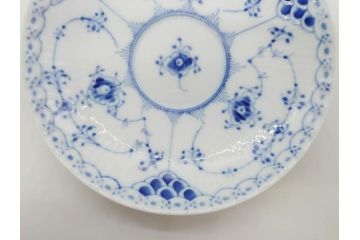 デンマーク　ROYAL COPENHAGEN(ロイヤルコペンハーゲン)　ブルーフルーテッド　ハーフレース　可憐な印象のティーカップ&ソーサー2客セット(洋食器、C&S、北欧)(R-082243)