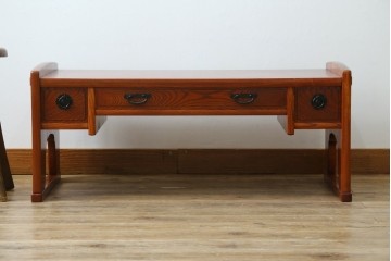 中古　美品　松本伝統　指物工芸家具　総欅(ケヤキ)材　漆塗り　落ち着いた雰囲気の上質な文机　定価約30万円　(R-082251)
