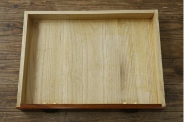 中古　美品　松本伝統　指物工芸家具　総欅(ケヤキ)材　漆塗り　落ち着いた雰囲気の上質な文机　定価約30万円　(R-082251)