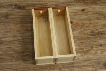 中古　美品　松本伝統　指物工芸家具　総欅(ケヤキ)材　漆塗り　落ち着いた雰囲気の上質な文机　定価約30万円　(R-082251)