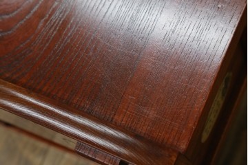 中古　美品　松本伝統　指物工芸家具　総欅(ケヤキ)材　漆塗り　落ち着いた雰囲気の上質な文机　定価約30万円　(R-082251)