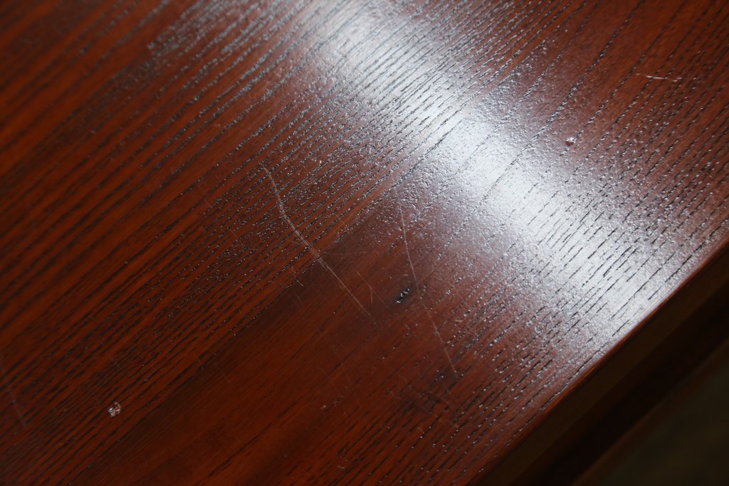 中古　美品　松本伝統　指物工芸家具　総欅(ケヤキ)材　漆塗り　落ち着いた雰囲気の上質な文机　定価約30万円　(R-082251)