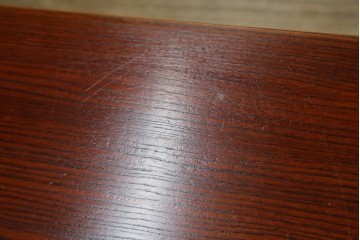 中古　美品　松本伝統　指物工芸家具　総欅(ケヤキ)材　漆塗り　落ち着いた雰囲気の上質な文机　定価約30万円　(R-082251)