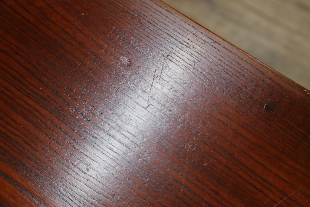 中古　美品　松本伝統　指物工芸家具　総欅(ケヤキ)材　漆塗り　落ち着いた雰囲気の上質な文机　定価約30万円　(R-082251)