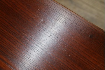 中古　美品　松本伝統　指物工芸家具　総欅(ケヤキ)材　漆塗り　落ち着いた雰囲気の上質な文机　定価約30万円　(R-082251)