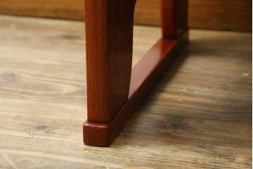 中古　美品　松本伝統　指物工芸家具　総欅(ケヤキ)材　漆塗り　落ち着いた雰囲気の上質な文机　定価約30万円　(R-082251)